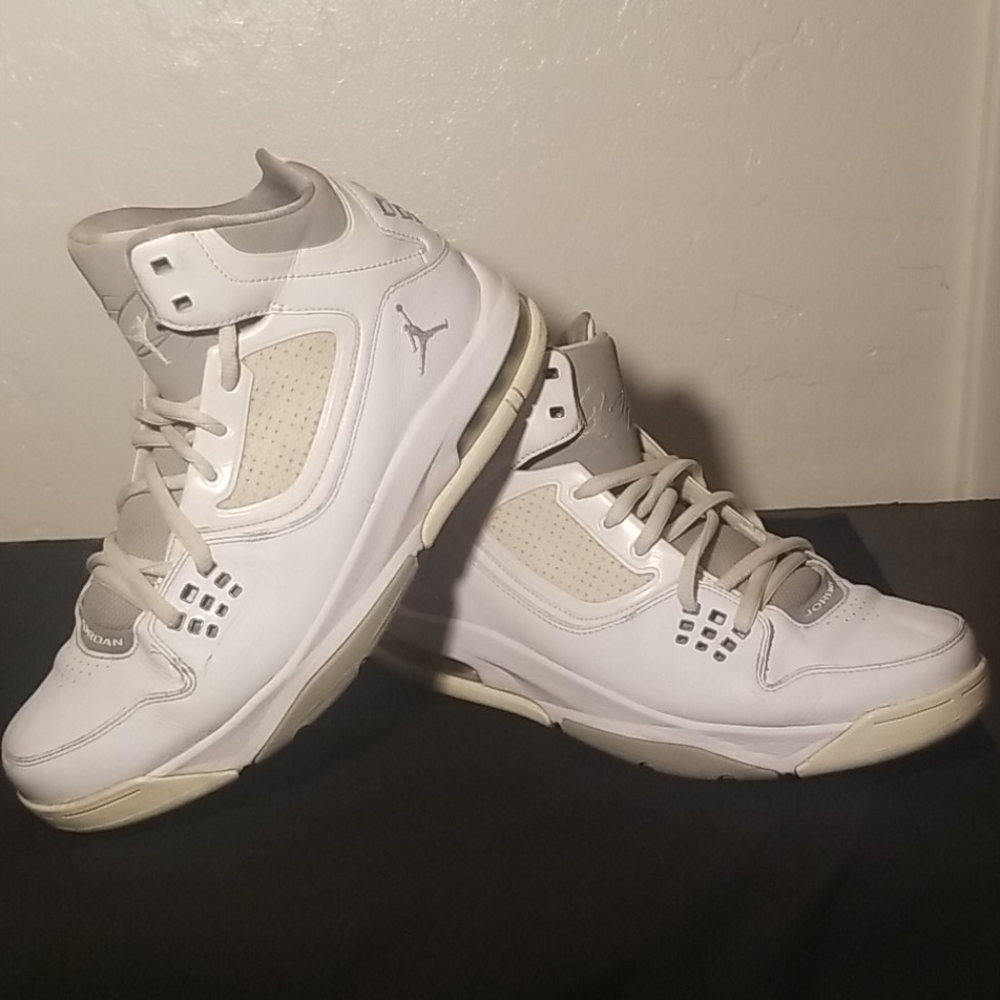 Jordan flights size 9.5